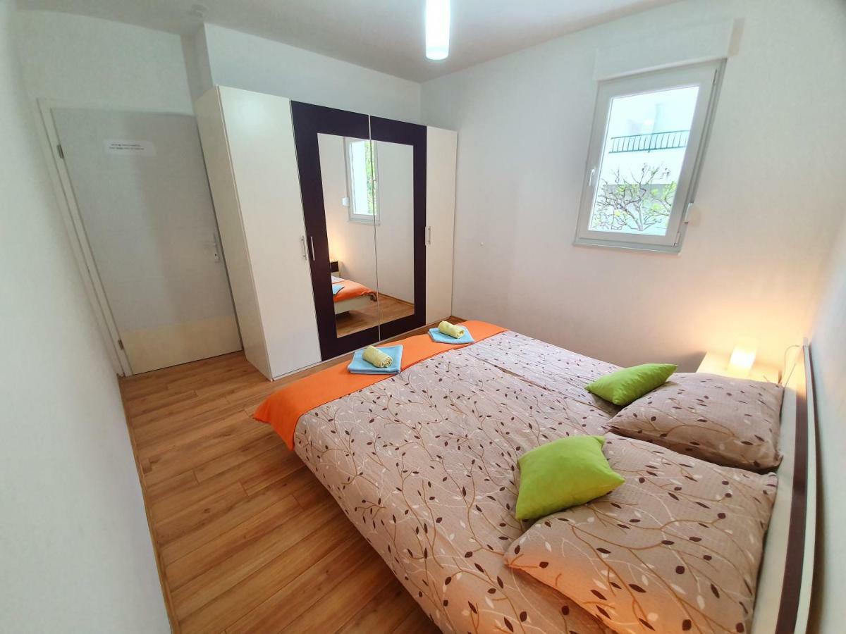 Apartments Lara Drvenik  Luaran gambar