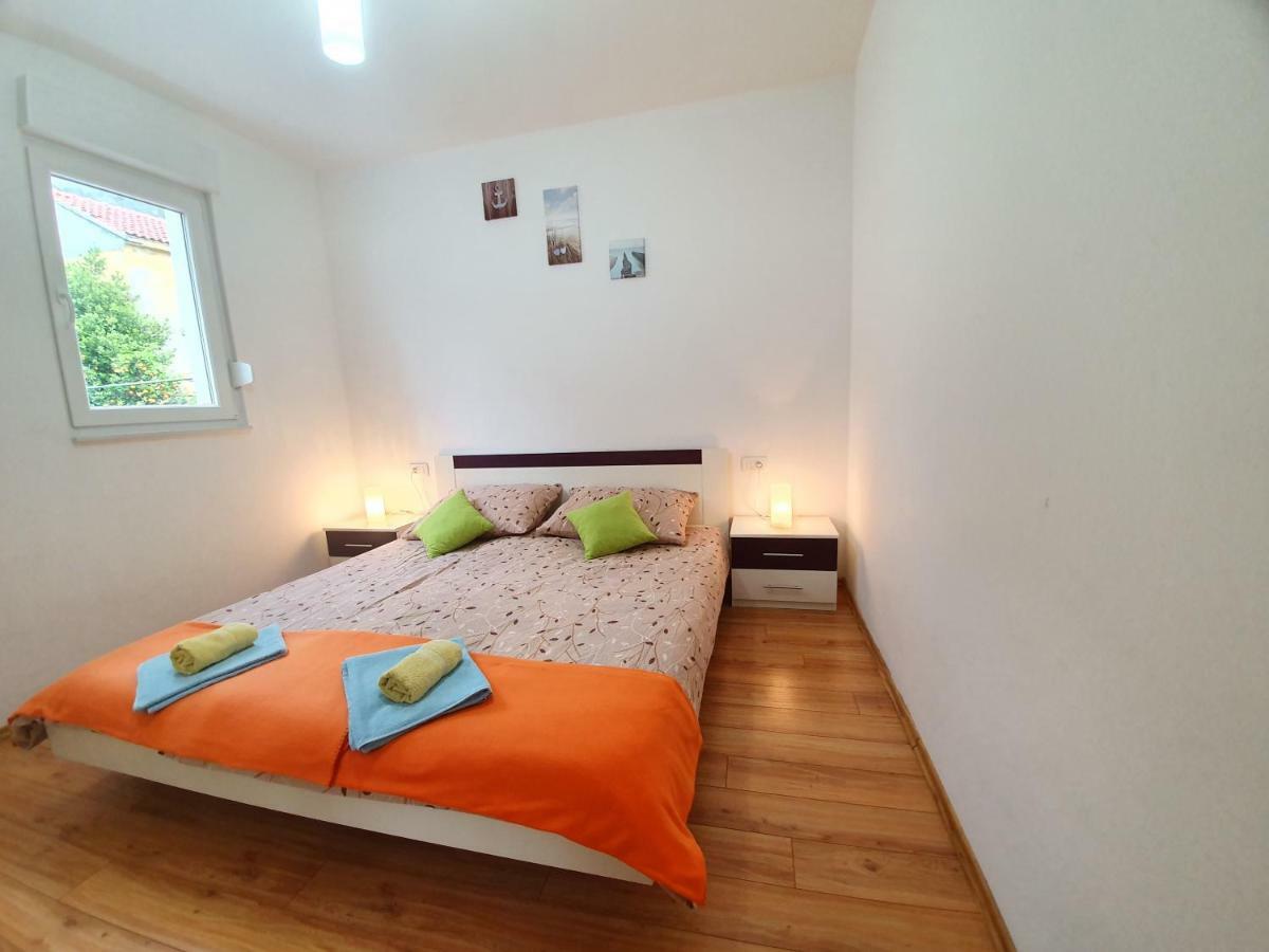 Apartments Lara Drvenik  Luaran gambar