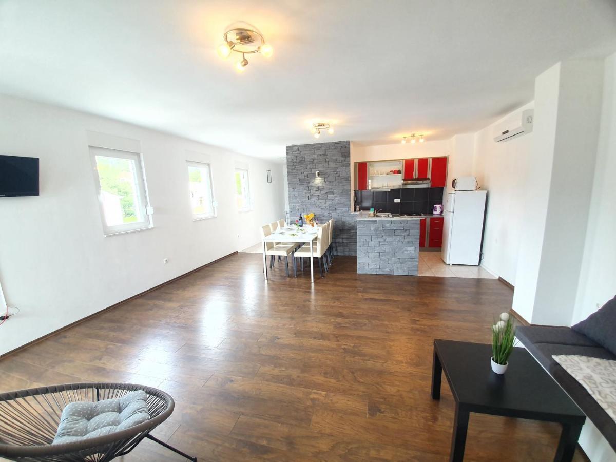 Apartments Lara Drvenik  Luaran gambar